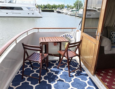 Yacht 79 aft table